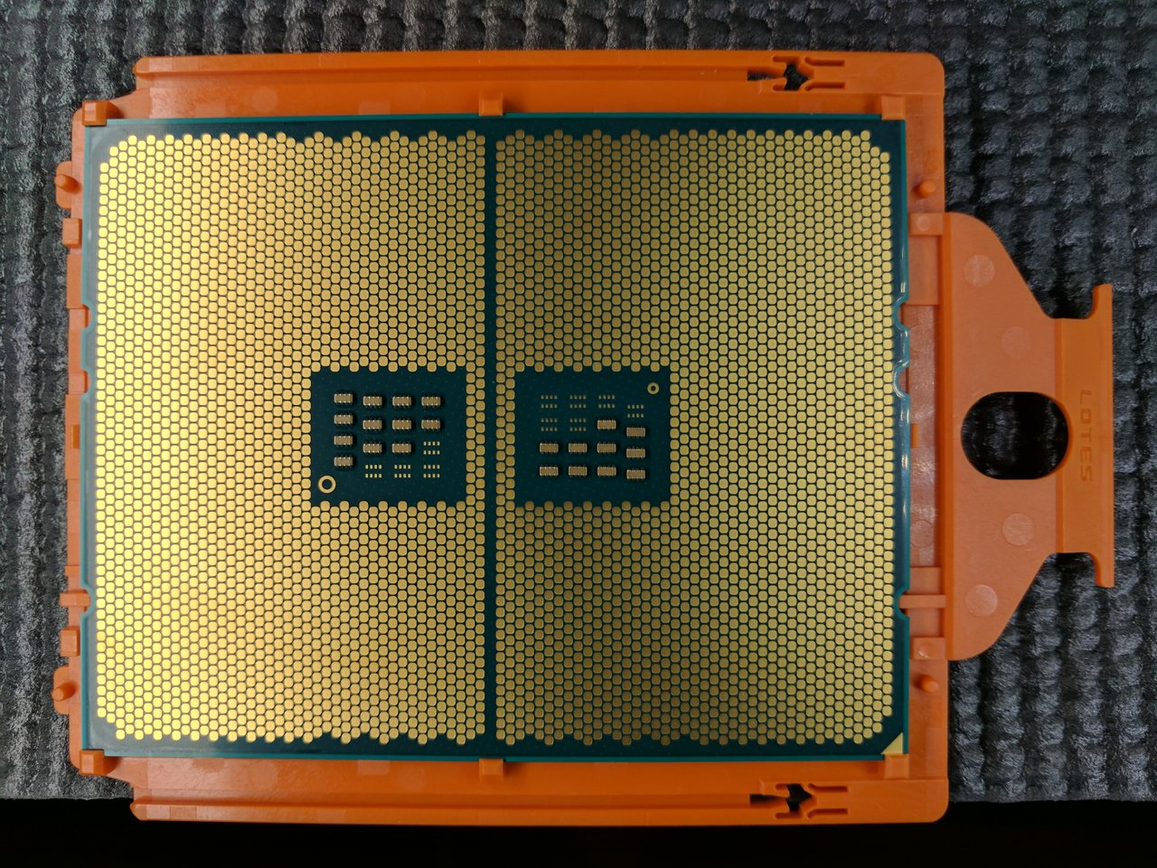 Открыть сокет. Сокет AMD tr4. AMD Ryzen Threadripper сокет. Trx4 Socket. AMD 969 сокет.