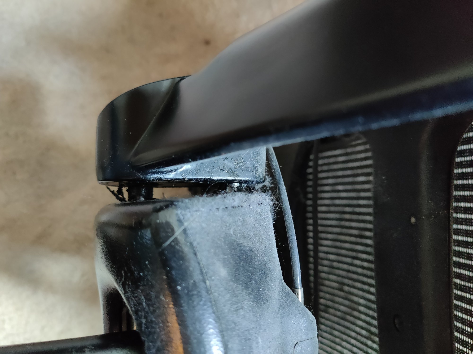 chair connection join left side bad.jpg chair connection join left side bad.jpg